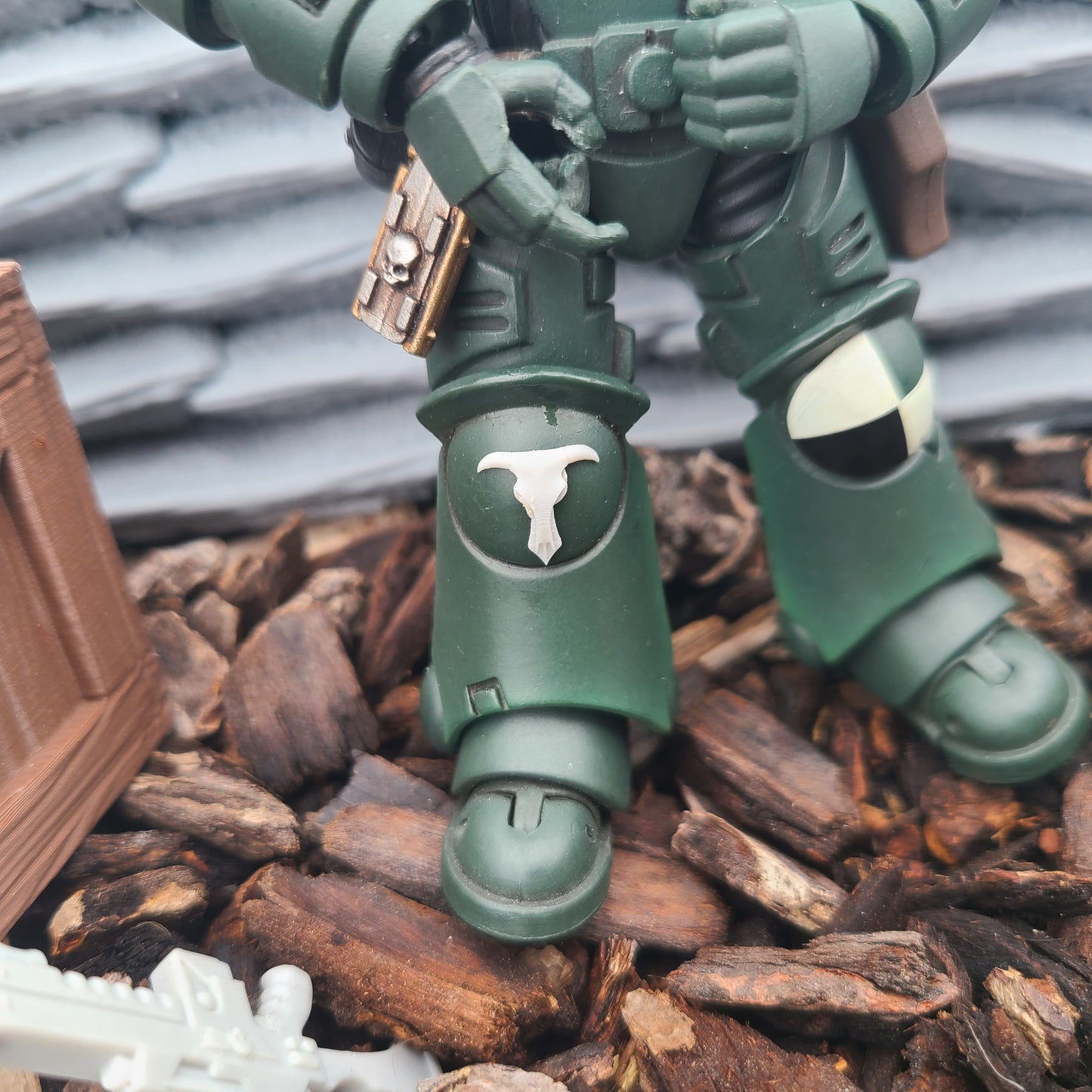 Minotaurs Chapter Knee Pad Iconography for JoyToy Grimdark Marine Action Figures Custom 1:18th Scale Parts