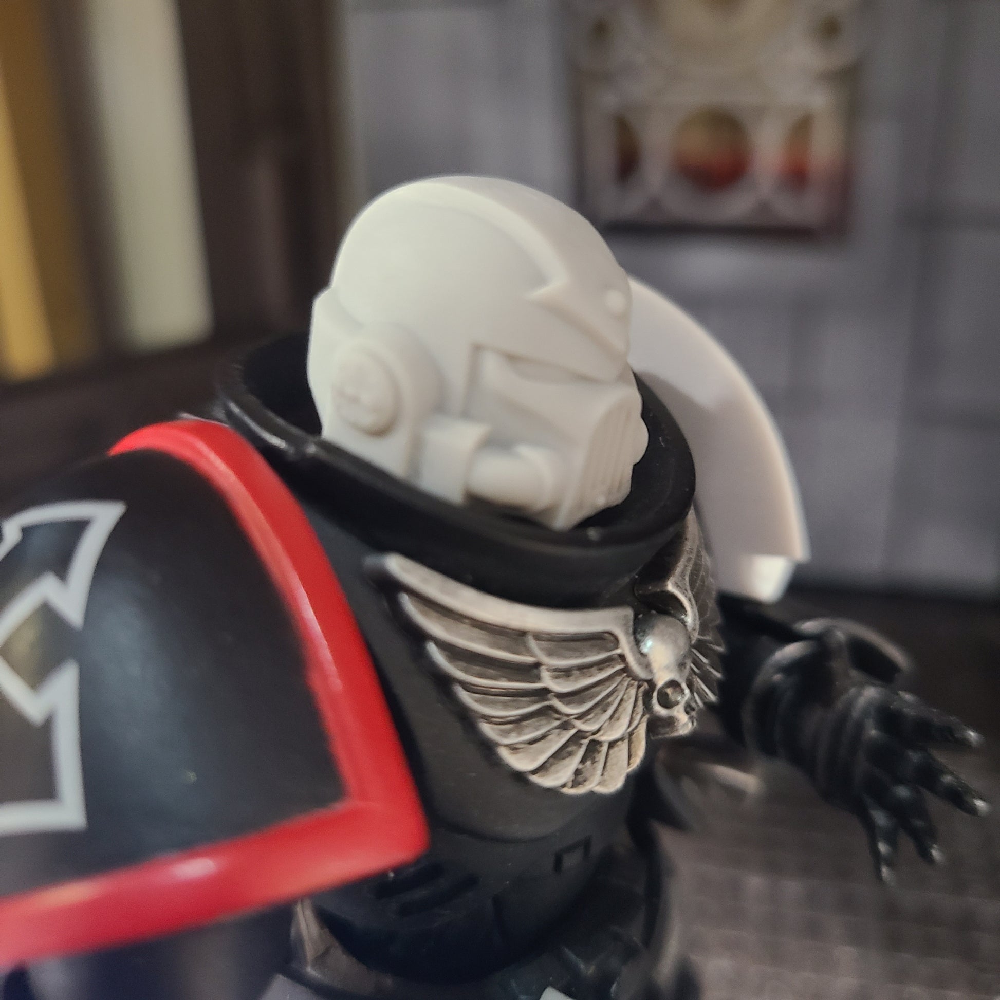 Traitor Legions Mark VII Helmet with Arrow for JoyToy Traitor Marine Action Figures Custom 1:18th Scale Head Swaps