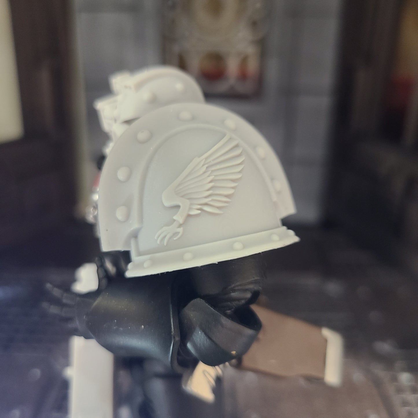 Emperor’s Children Legion MKIII Shoulder Pad with Double Rivets Compatible with JoyToy Space Marine Action Figures by 18th Scale Armory
