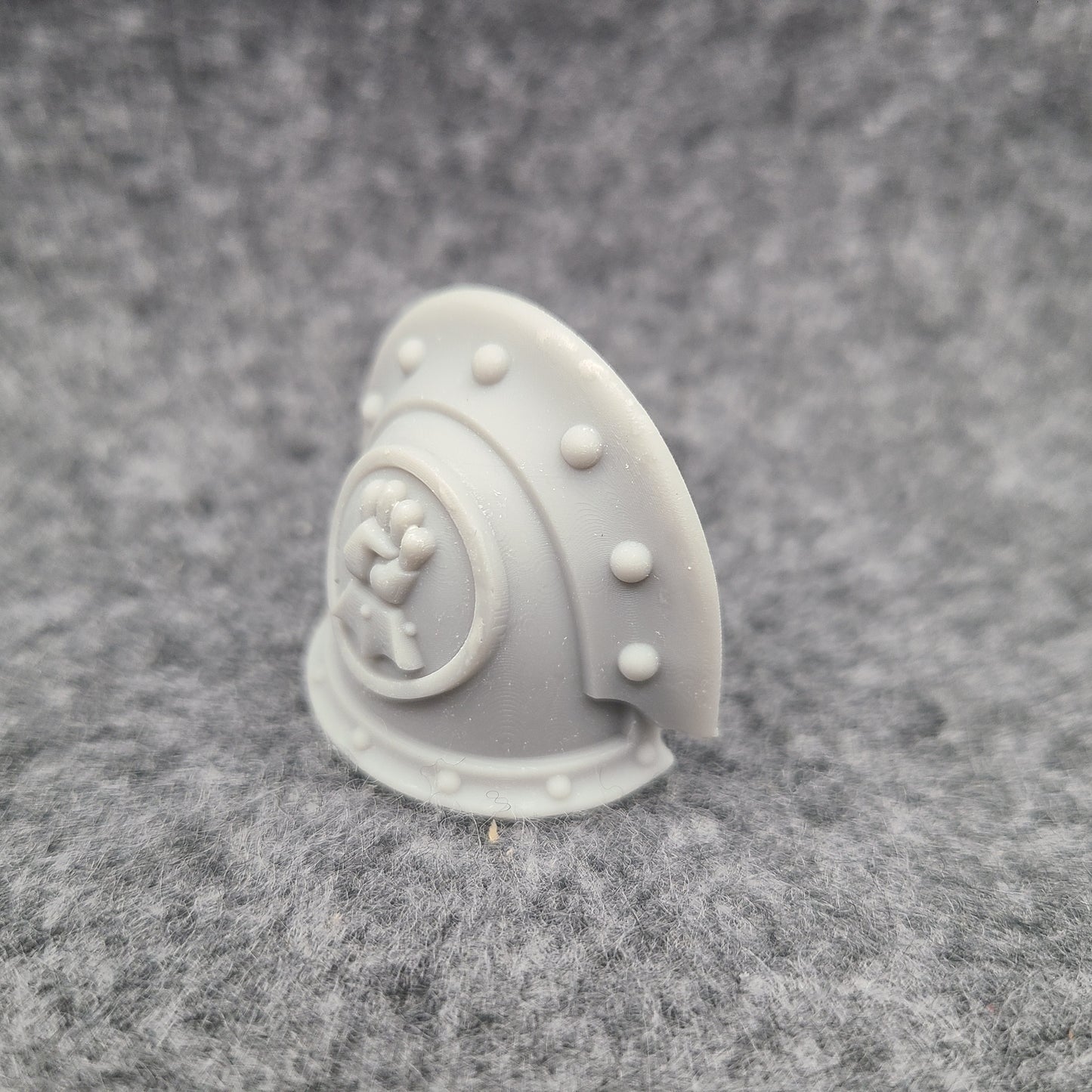 Monarch Fists Legion MKIII Shoulder Pad Ver 12 for JoyToy Loyalist Marine Action Figures Custom 1:18th Scale Pauldron