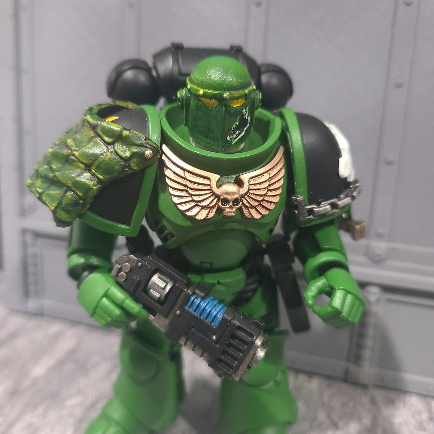 Draco Legion Mark II Helmet with Chapter Iconography Embedded in Left Grill for JoyToy Grimdark Marine Action Figures Custom 1:18th Scale Parts