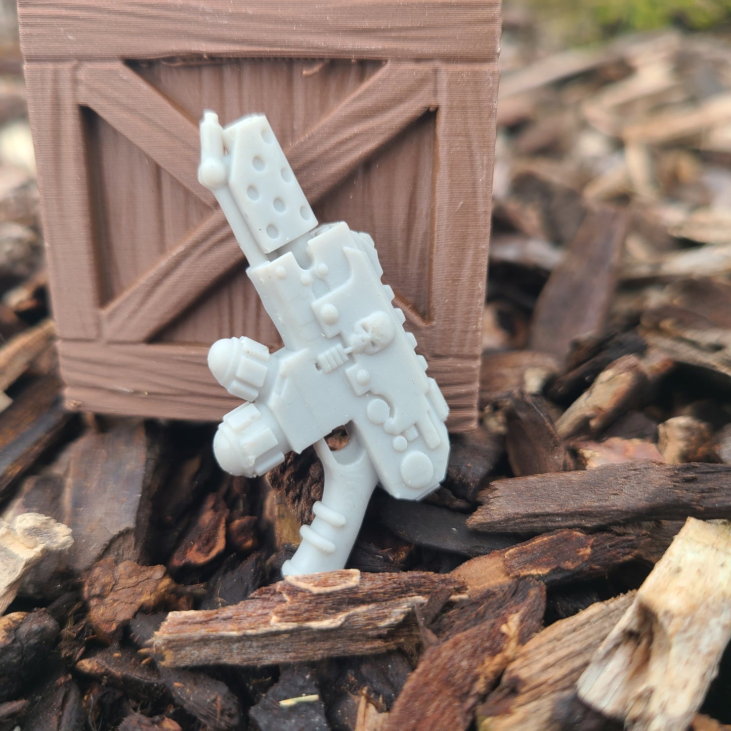 Carcharodons Flamer Pyre-Gun with Shark Tooth and Skull for JoyToy Loyalist Marine Action Figures Custom 1:18th Scale Parts