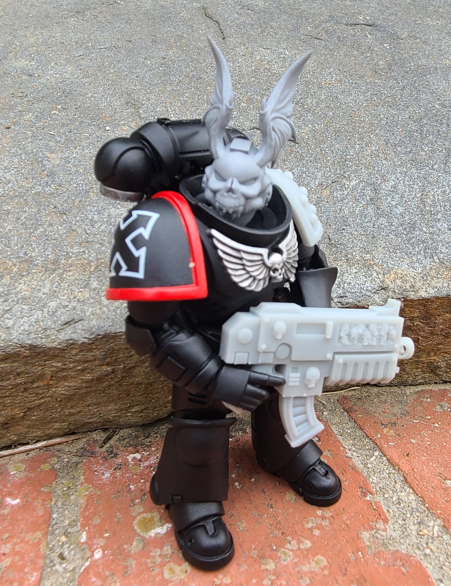 Custom Night Lords Artificer Wrought Helmet with Skull & Gargoyle Wingsis Compatible with JoyToy Space Marine 1:18 Scale Action Figures by 18th Scale Armory on a Raven Guard Body