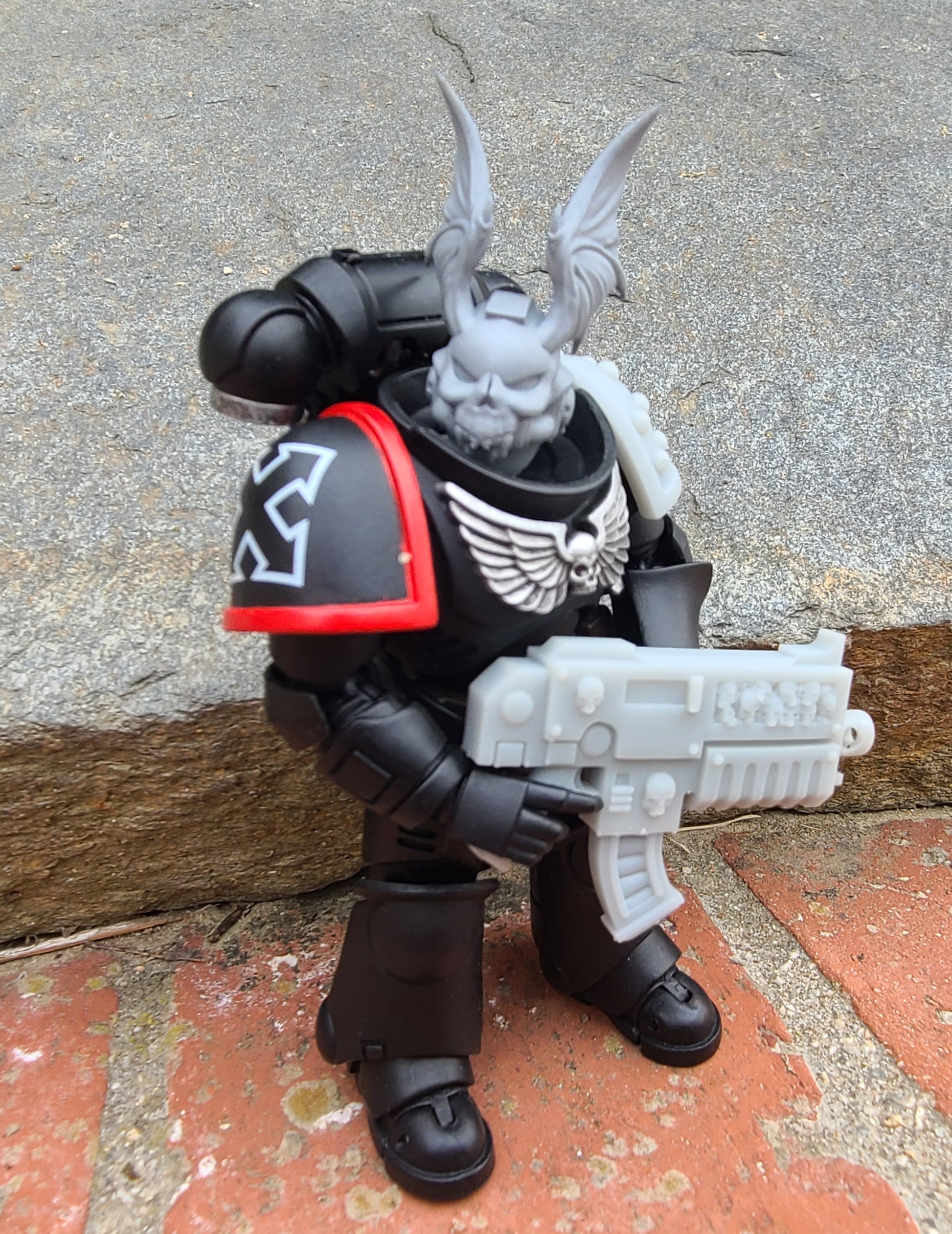 Custom Night Lords Artificer Wrought Helmet with Skull & Gargoyle Wingsis Compatible with JoyToy Space Marine 1:18 Scale Action Figures by 18th Scale Armory on a Raven Guard Body