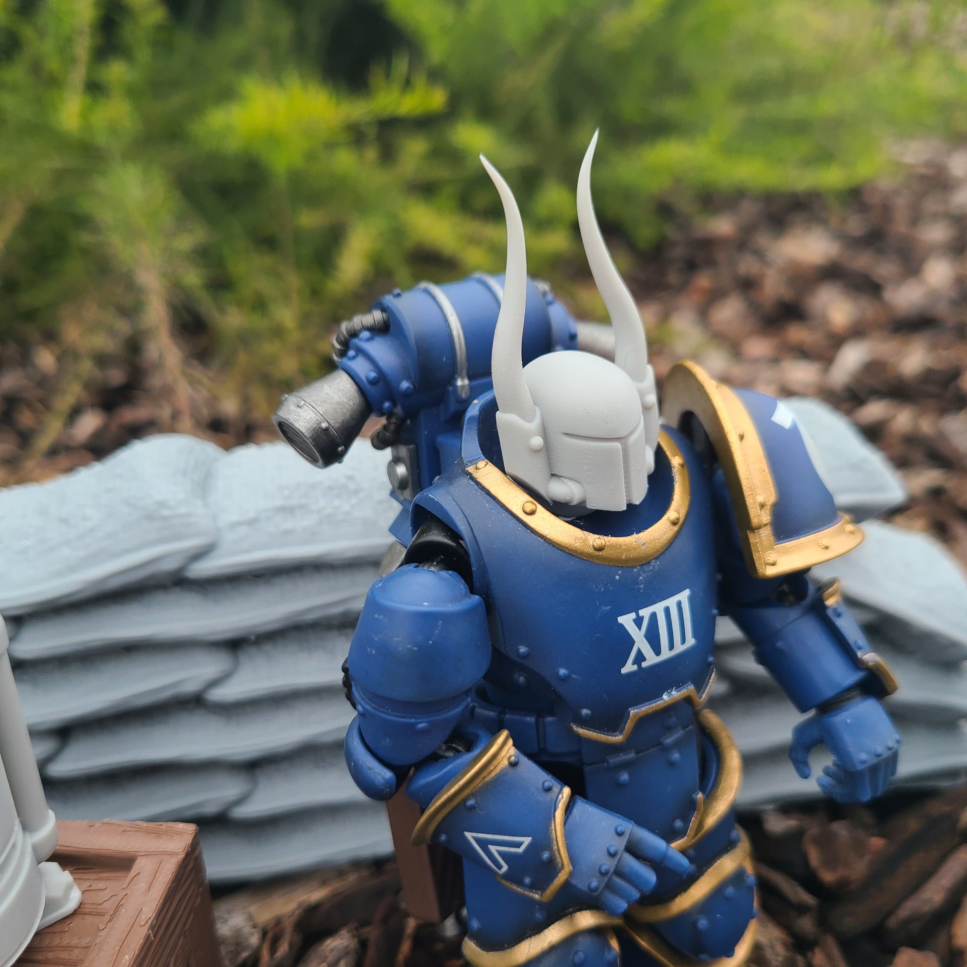 Crusader Helmet with Horns Helmet for JoyToy Chaos Space Marine Action Figures 1:18th Scale Custom Head Swap