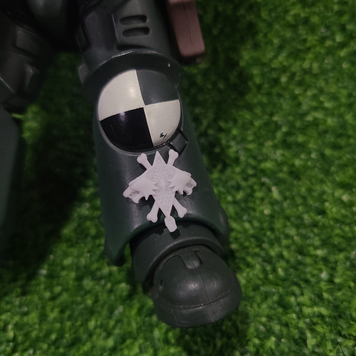 Custom Space Wolf Legion Two Wolves and Runes Shin Armor Decal for JoyToy Space Knight Action Figures