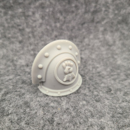 Monarch Fists Legion MKIII Shoulder Pad Ver 12 for JoyToy Loyalist Marine Action Figures Custom 1:18th Scale Pauldron