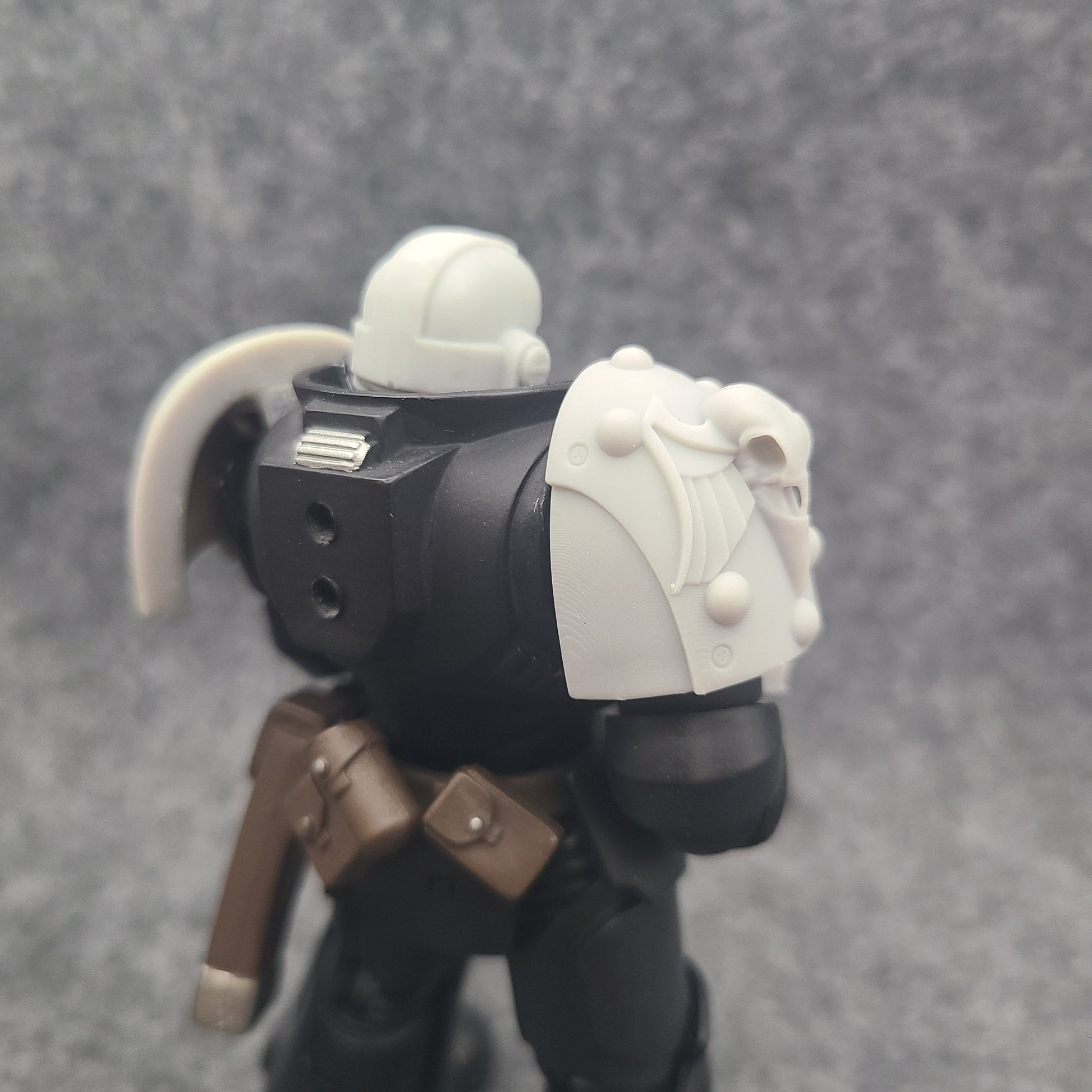 Raven Guard Legion MKVI Shoulder Pad Elite Molecular Bonding Studs 1a for JoyToy Loyalist Marine Action Figures Custom 1:18th Scale Pauldron
