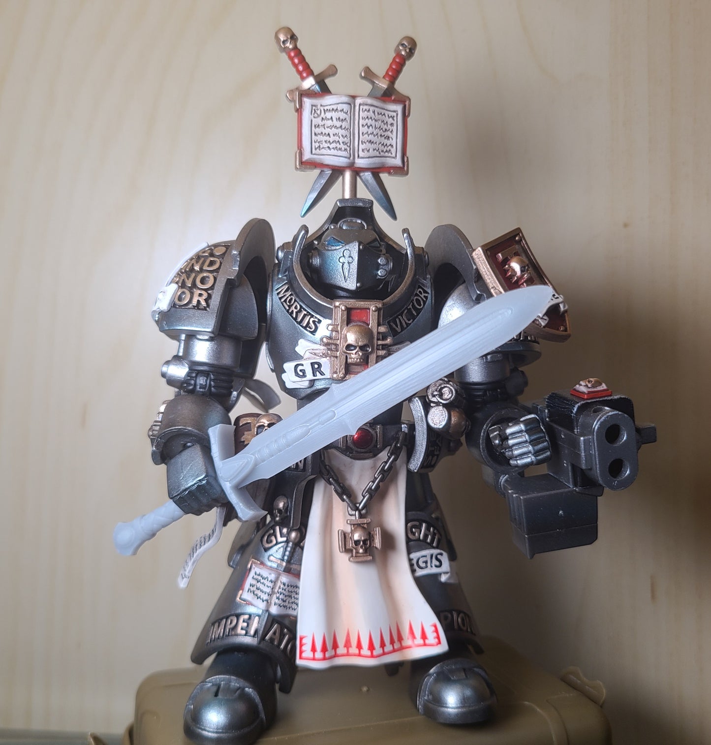 Warhammer 40k: Grey Knights Terminator Incanus Meodan 1:18 Scale Figure with Power Bastard Sword