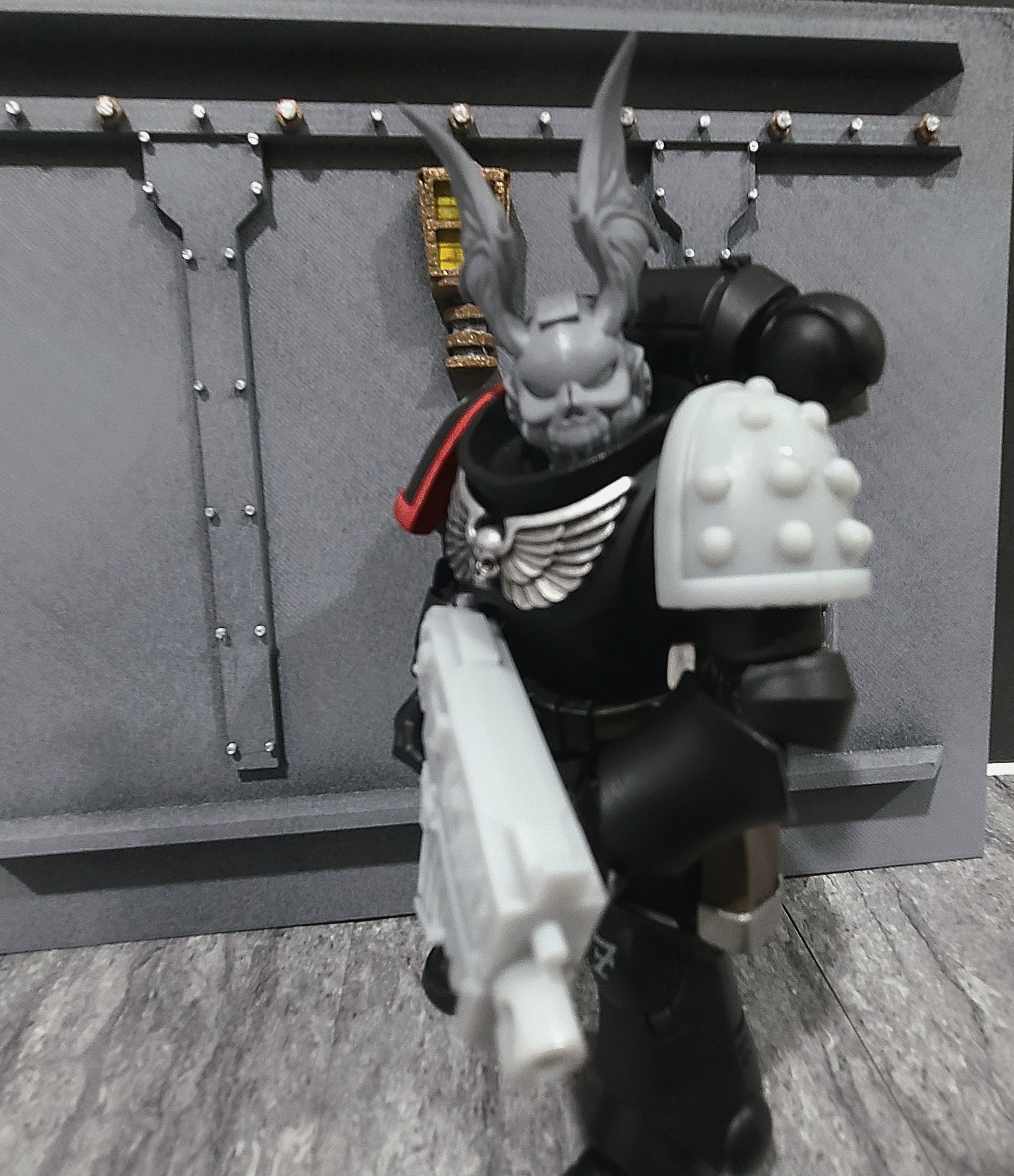 Custom Night Lords Artificer Wrought Helmet with Skull & Gargoyle Wingsis Compatible with JoyToy Space Marine 1:18 Scale Action Figures by 18th Scale Armory Heresy