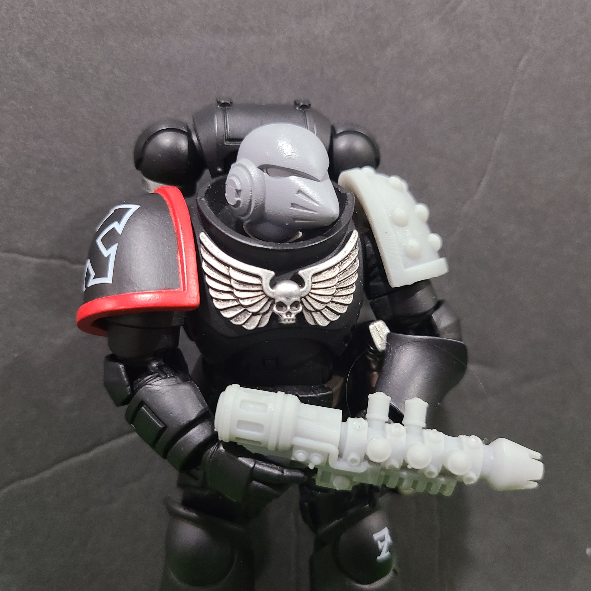 Space Marine MKVI Beaky Helmet Plain: Helmet Swap for JoyToy Grimdark Marine 1:18 Scale 4" Action Figures
