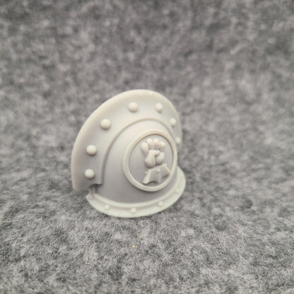 Monarch Fists Warrior Order Type 3 V.12 riveted shoulder pad compatible with JoyToy 1:18 scale armored action figures custom resin pauldron