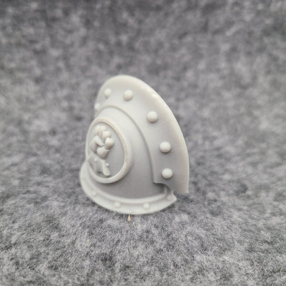 Monarch Fists Warrior Order Type 3 V.12 riveted shoulder pad compatible with JoyToy 1:18 scale armored action figures custom resin pauldron