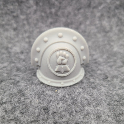 Monarch Fists Warrior Order Type 3 V.12 riveted shoulder pad compatible with JoyToy 1:18 scale armored action figures custom resin pauldron