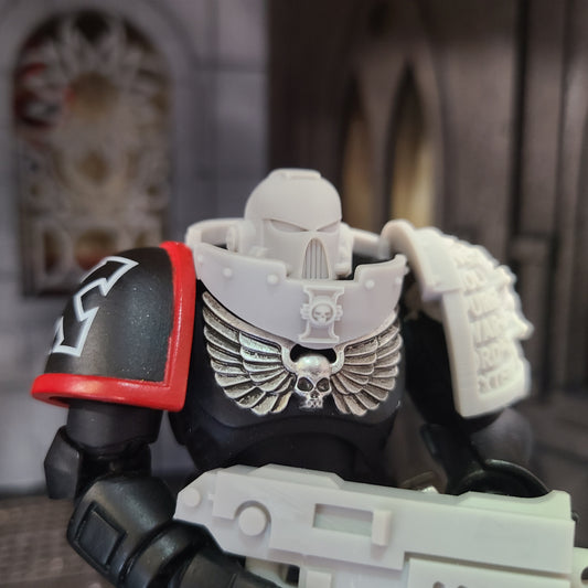 Xenos Hunter Warrior Order gorget with Judicators symbol compatible with JoyToy 1:18 scale armored action figures custom resin neck armor